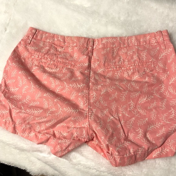 Old Navy Palm shorts - Picture 2 of 2